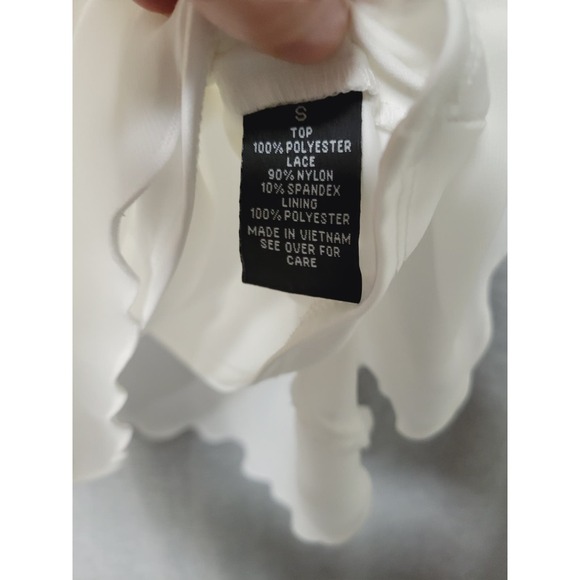 Women's White Ruffle Sleeveless Lined Blouse w/ Black Lace Cutout Small - Picture 6 of 9